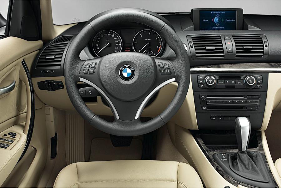  BMW 1-Series 5-Door 2005 года  (фото 8 из 187)